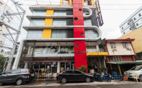 RedDoorz near Bambang Station