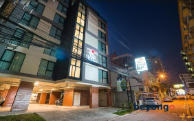 Sunshine Hip Hotel