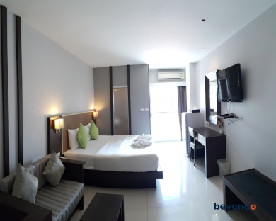 April Suites 13