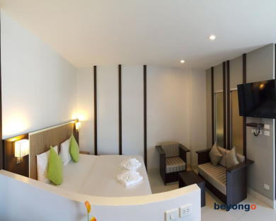 April Suites 18