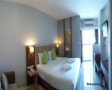 April Suites 21