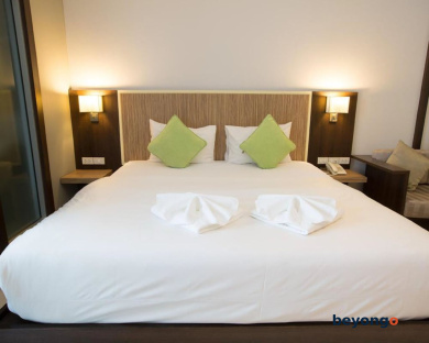 April Suites 25