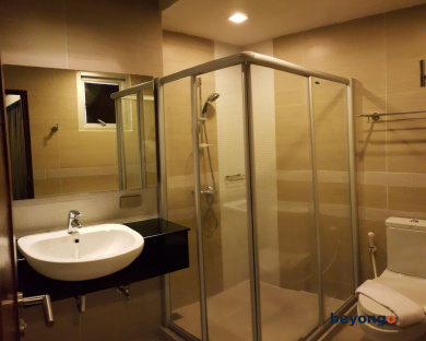 April Suites 26