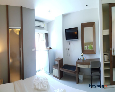 April Suites 40