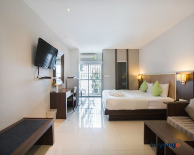 April Suites 41