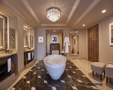 Atlantis, The Palm 64