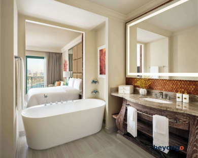 Atlantis, The Palm 66