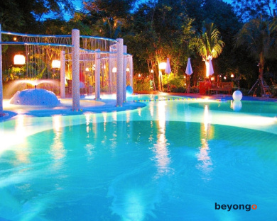 Birds and Bees Resort 348