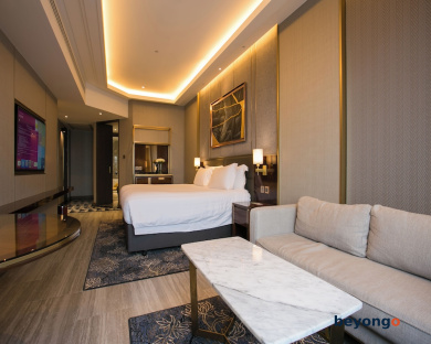 Centara Grand and Bangkok Convention Centre at CentralWorld 68