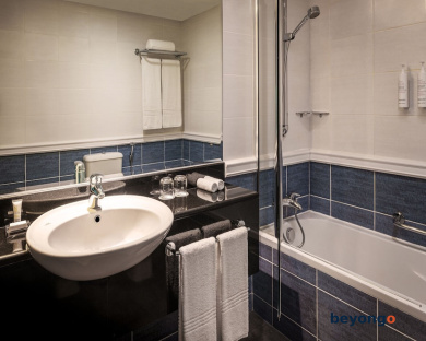 Dubai Marriott Harbour Hotel and Suites 25