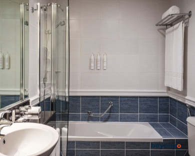 Dubai Marriott Harbour Hotel and Suites 26