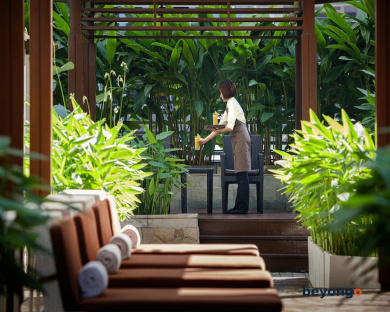 Dusit Suites Hotel Ratchadamri, Bangkok 12