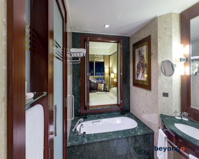 Dusit Thani Dubai 22