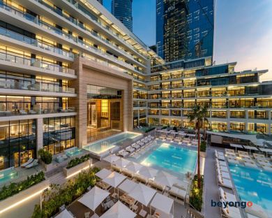 FIVE LUXE 10