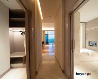 FIVE LUXE 102