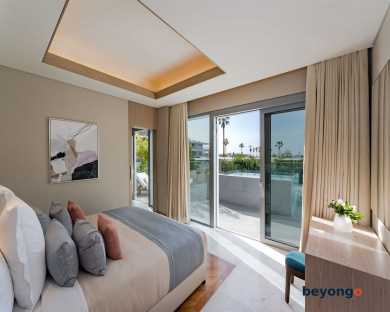 FIVE LUXE 106