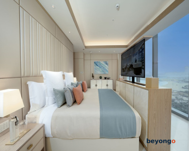 FIVE LUXE 23