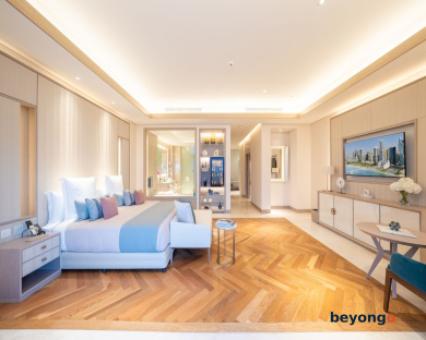 FIVE LUXE 44