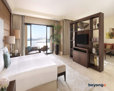 Fairmont The Palm 65