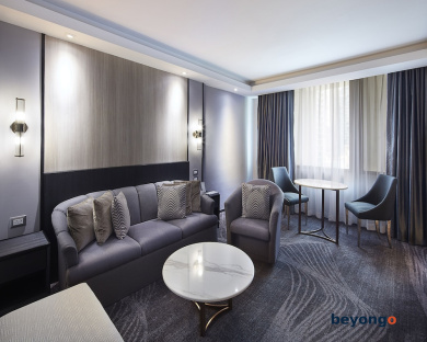 Grace Hotel 37