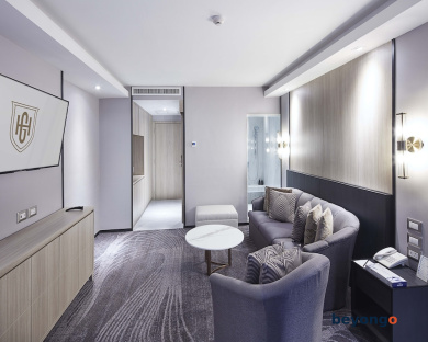 Grace Hotel 38