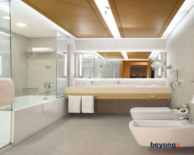Grand Cosmopolitan Hotel 27