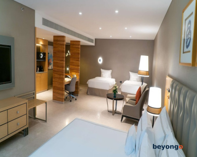 Grand Cosmopolitan Hotel 32