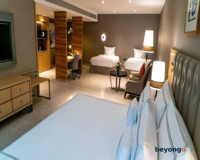 Grand Cosmopolitan Hotel 33
