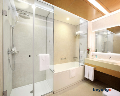 Grand Cosmopolitan Hotel 42