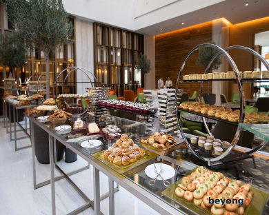 Grand Cosmopolitan Hotel 62