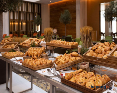 Grand Cosmopolitan Hotel 66