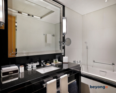 Hilton Dubai Palm Jumeirah 76
