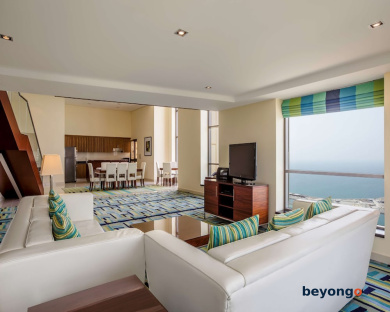 Hilton Dubai The Walk 106
