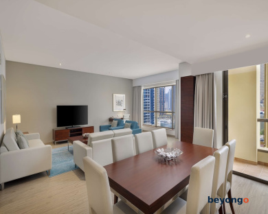 Hilton Dubai The Walk 115