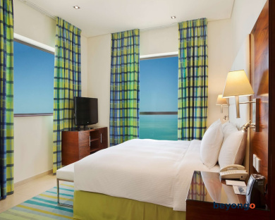 Hilton Dubai The Walk 69