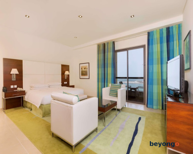 Hilton Dubai The Walk 74