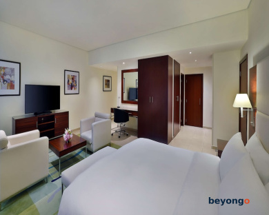 Hilton Dubai The Walk 96