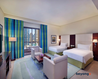 Hilton Dubai The Walk 99