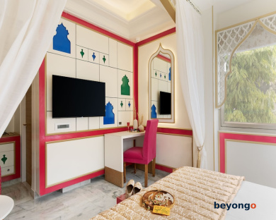 Hotel Sarang Palace 204