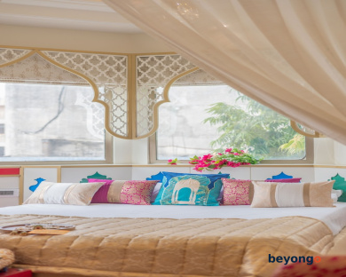 Hotel Sarang Palace 213