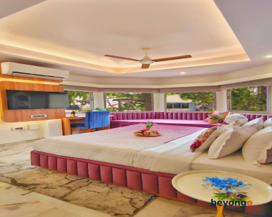 Hotel Sarang Palace 216