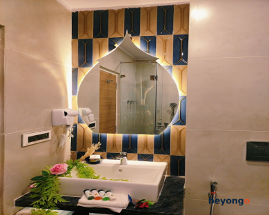 Hotel Sarang Palace 228