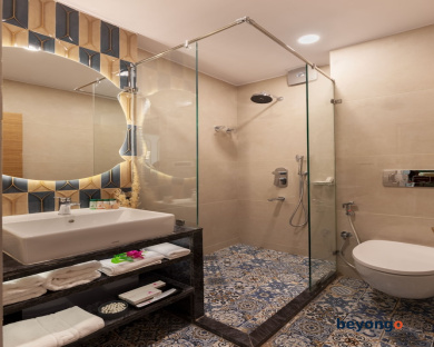 Hotel Sarang Palace 232