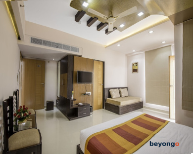 Hotel Yash Regency 9