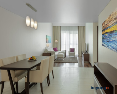 Hyatt Place Dubai Jumeirah Residences 10