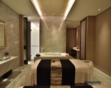 Lancaster Bangkok 19