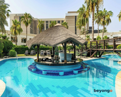 Le Meridien Dubai Hotel and Conference Centre 12