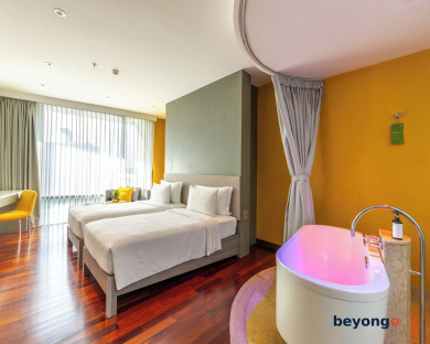 LiT BANGKOK Hotel 53
