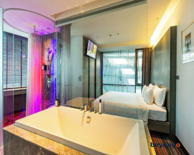 LiT BANGKOK Hotel 57