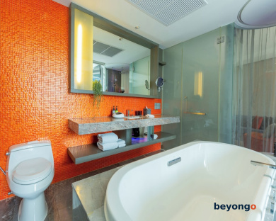 LiT BANGKOK Hotel 63